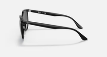 Cargar imagen en el visor de la galería, Ray-Ban 4378 Sunglasses