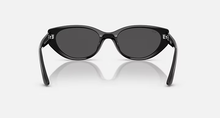 Cargar imagen en el visor de la galería, Ray-Ban RB4457D Sunglasses