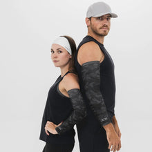 Cargar imagen en el visor de la galería, Junk Black Ops Arm Sleeve