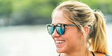 Load image into Gallery viewer, Costa Sullivan Green Mirror Polarized Glass (580G) Sunglasses