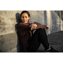 Load image into Gallery viewer, QALO Women's Stackable Silicone Wedding Ring Set- White/Black