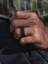 Cargar imagen en el visor de la galería, QALO Standard Mens Dark Grey Crosshatch