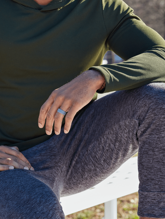 Men's polished step edge silicone deals ring