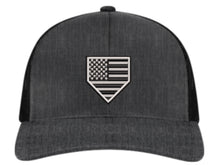 Cargar imagen en el visor de la galería, American Flag with Home Plate design
