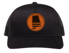 Cargar imagen en el visor de la galería, Pacific Headwear Snapback Hat- Alabama State Flag Leather Patch al state flag hat Alabama state flag hat black baseball hat with state flag al hats Alabama hats state design hats Alabama state flag hat design al ball caps American flag hats American flag caps