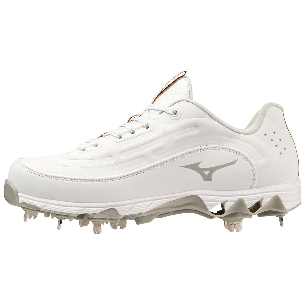 Mizuno 9-Spike Swift 8 Low Women's Metal Fastpitch Softball Cleat: White