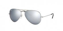 Cargar imagen en el visor de la galería, Ray-Ban Aviator Large Metal Sunglasses
