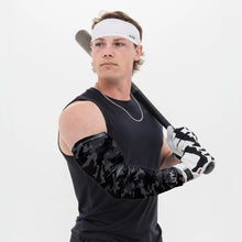 Cargar imagen en el visor de la galería, Junk Black Ops Arm Sleeve
