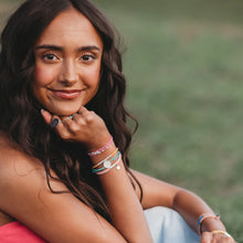 Cargar imagen en el visor de la galería, K'lani Embrace Hair Tie + Bracelet
