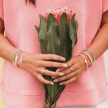 Cargar imagen en el visor de la galería, K'lani Embrace Hair Tie + Bracelet
