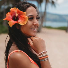 Cargar imagen en el visor de la galería, K'lani Celebrate Hair Tie + Bracelet
