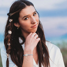 Cargar imagen en el visor de la galería, K'lani Wonder Hair Tie + Bracelet
